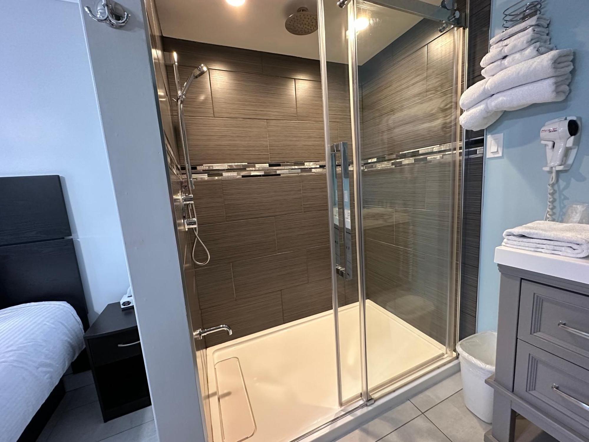 Motel Le Refuge Sherbrooke Ngoại thất bức ảnh