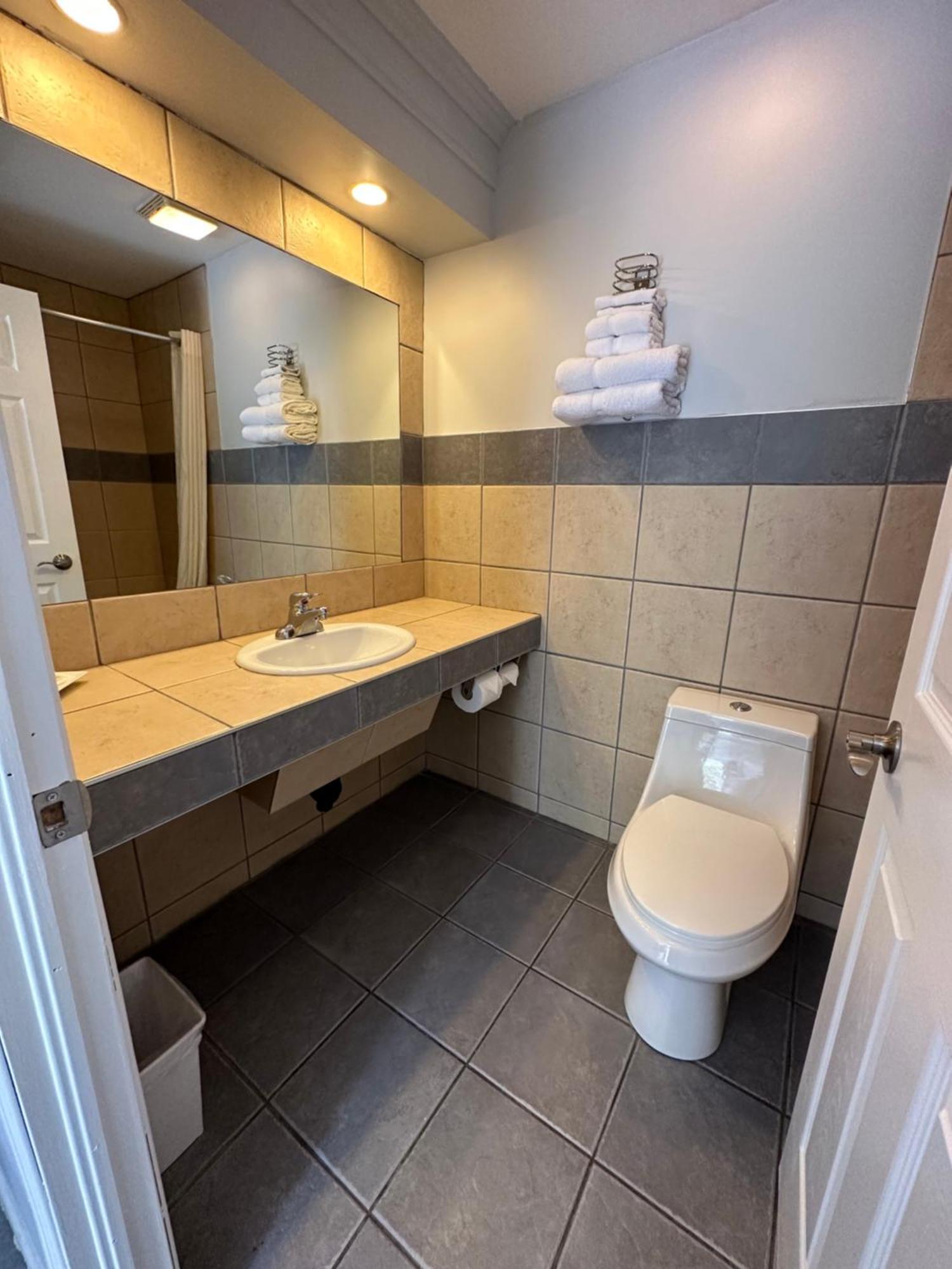 Motel Le Refuge Sherbrooke Ngoại thất bức ảnh