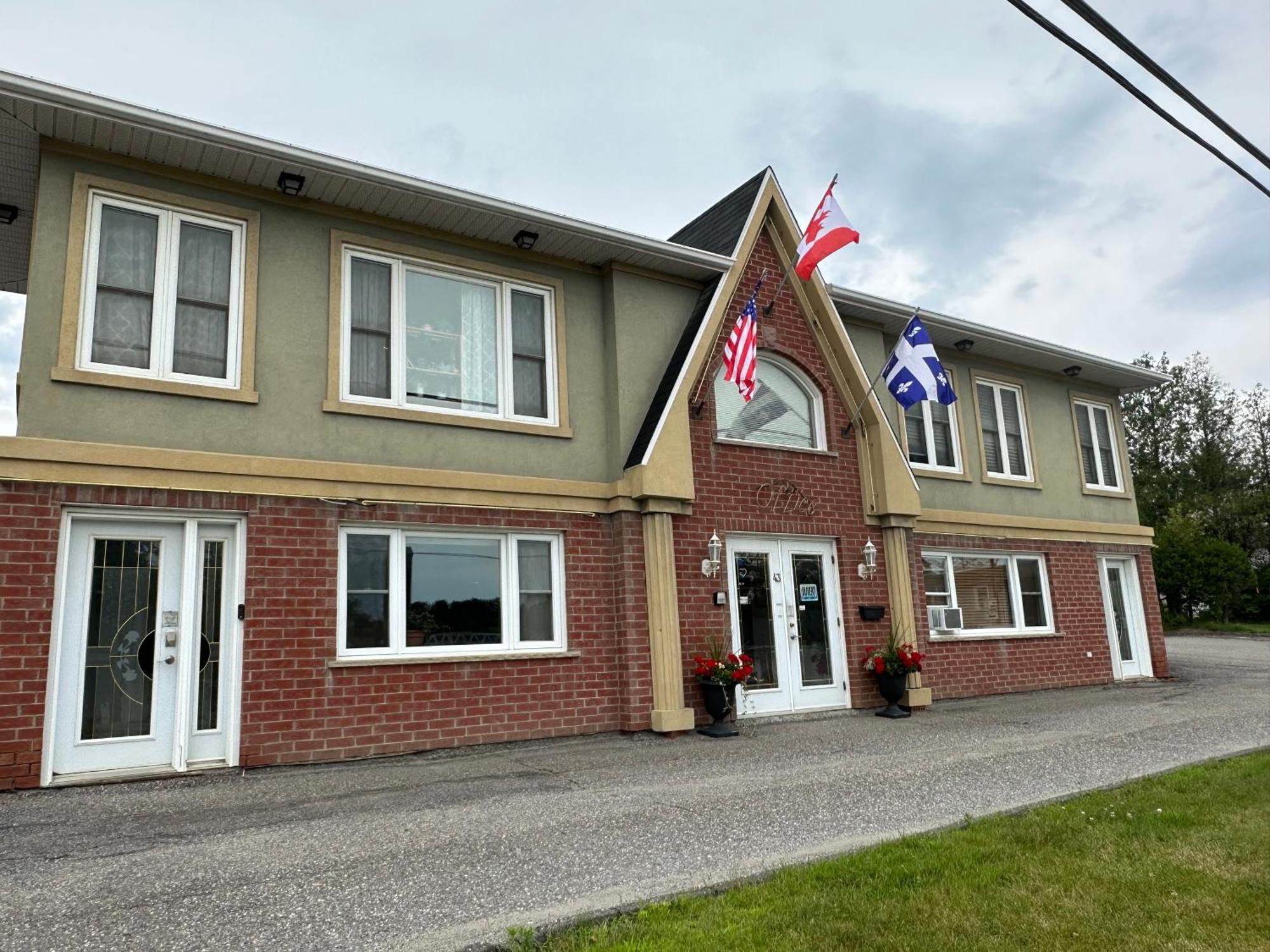 Motel Le Refuge Sherbrooke Ngoại thất bức ảnh