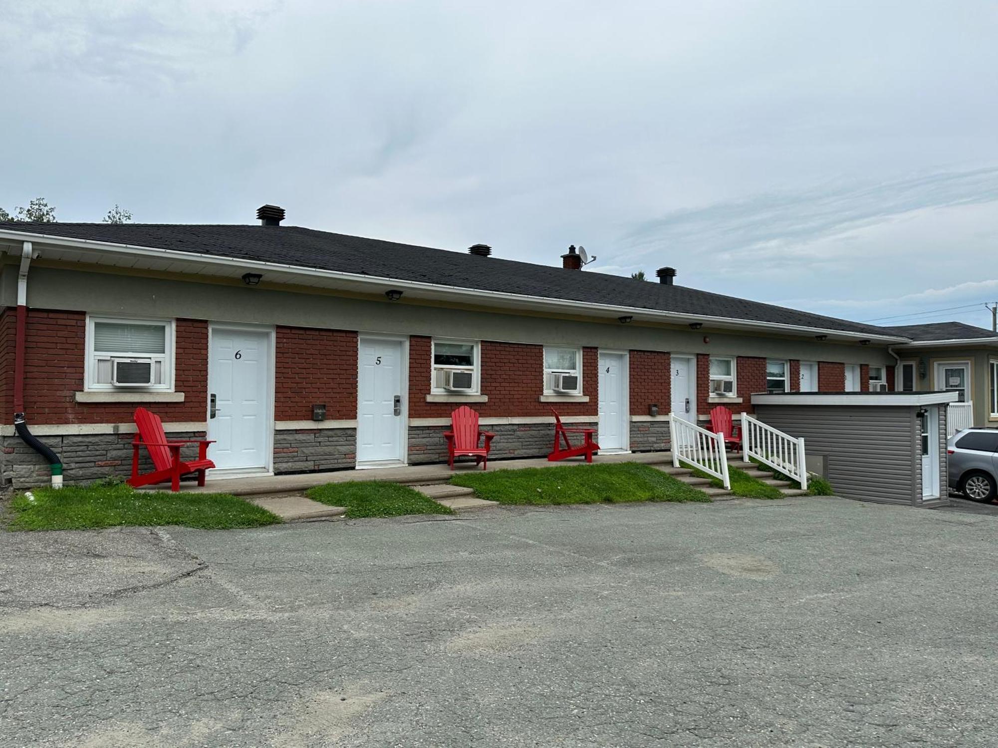 Motel Le Refuge Sherbrooke Ngoại thất bức ảnh